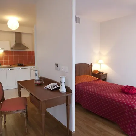 מלון דירות Medicis