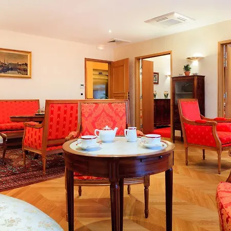 Medicis מלון דירות