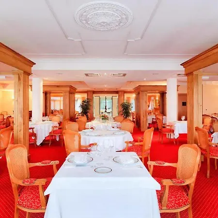 Aparthotel Medicis 3*