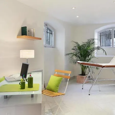 Medicis Aparthotel 3*