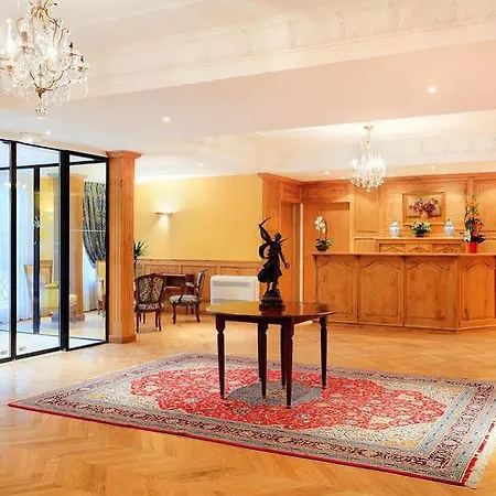 Medicis Aparthotel