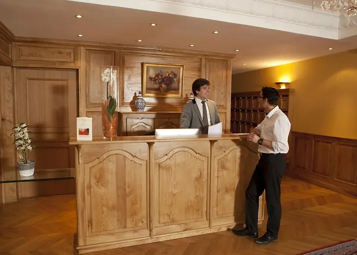 Medicis Aparthotel 3*