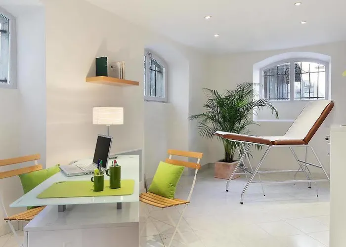 Medicis Aparthotel 3*