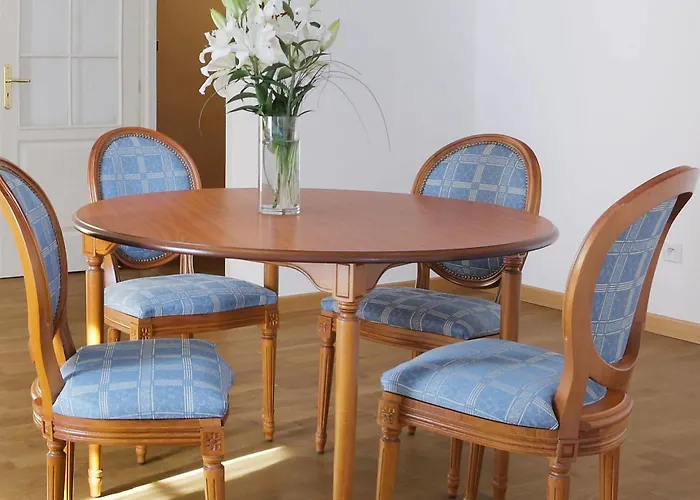 Medicis מלון דירות 3*